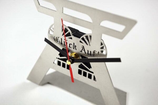 Kleine Förderturm-Uhr aus Edelstahl